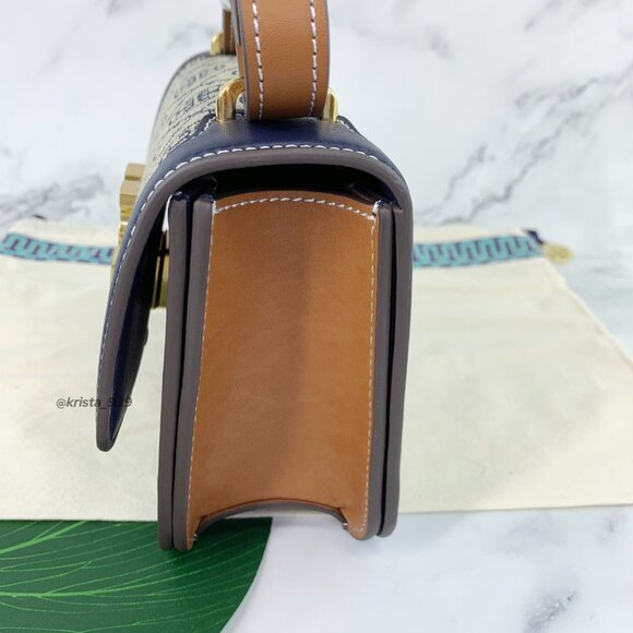 Tory Burch Eleanor logo-plaque crossbody bag - Picture 9 of 11